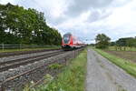 Nachschuß auf den 445 057 als RE54 nach Bamberg bei der Durchfahrt in Thüngersheim am Dienstag den 31.8.2021