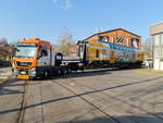 Am 19.04.2021 wurde der ODEG-KISS-Triebzug ET 445.103 bei der Stadler Service GmbH in Berlin-Reinickendorf mit der hvle-Lok V 160.8 angeliefert.