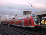 Abendstimmung in Mannheim. 446 009 steht am 13.02.2020 gegen 17:30 Uhr auf Gleis 7 und wartet auf die Abfahrt als RE 4576 nach Frankfurt. 