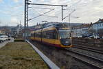 450 933 der AVG ist hier in Mosbach Baden gen Mosbach Neckarelz als S41 fahrend zusehen. 12.1.2022