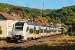 460 514-3 TransRegio als RB26 nach Mainz in Oberwinter, Juli 2025.