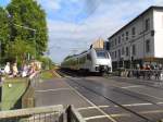 Am 15.09. 2012 fhrt eine MRB von Mainz nach Koblenz zwischen Bingen (Stadt) und Bingen Hbf. Dieser Bahnbergang bleibt manchmal  knapp 20 Minuten zu und es fahren bi su 4 Zge darber.
