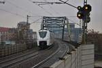 DB S-Bahn Rhein Neckar Siemens Mireo 463 027-3 am 03.01.21 in Mannheim Handelshafen vom Bahnsteig per Zoom fotografiert