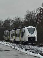 In Aglasterhausen ist gerade 463 552-0 als S51 bei der Einfahrt zusehen am Donnerstag den 28.1.2021