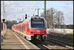 Auf dem Weg nach Mönchengladbach erreicht hier der ET 1428 509 der DB am 7.2.2022 um 14.29 Uhr den Bahnhof Viersen.