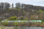 Der Abellio-Triebzug 429 506-3 fährt gerade die Ruhr entlang, so gesehen Mitte April 2021 in Witten-Bommern.