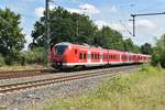 1440 313-3 führt einen S8 Zug nach Mönchengladbach aus Kleinenbroich am Mittag des 11.6.2019