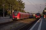 Zwei mal Zwei Grinsekatzen sind hier  in Korschenbroich als S8 von und nach  Mönchengladbach am Abend des 26.9.2015  Zu sehen.