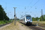 Nachschuss auf die RB51 nach Dessau in Meinsdorf. Rechts die alte Einfahrt in den Rangierbahnhof Roßlau. Heute ist dort eine riesige Baustelle und das Gleis 2 in Meinsdorf ist ebenso durch die Bauarbeiten weg. Der Rangierbahnhof wird grundlegend erneuert und reaktiviert.

Meinsdorf 27.07.2018