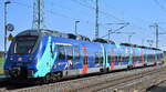 DB Regio AG - Region Südost mit dem farbigen Talent  1442 308  (NVR:  94 80 1442 308-1 D-DB  ....) RE 13 nach Magdeburg Hbf. am 27.09.23 im Bahnhof Rodleben.