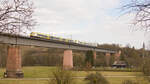 Doppeltraktion Flirt 3Xl als RE90 Stuttgart-Nürnberg am 06.03.2022 auf dem Neckarviadukt in Marbach.