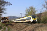 3442 202 und 3442 207 bildeten am 08. April 2020 den Regionalexpress 17531 von Stuttgart Hauptbahnhof nach Murrhardt, hier bei Bartenbach.