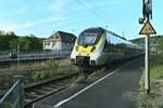 Als RB 18 ist der 8442 111 im Nachschuß in Adelsheim Ost am Bahnsteig auf dem Osterburken. 24.8.2022