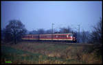 Der ET 30 und zwar 430114 war am 10.4.1992 am Ortsrand von Hasbergen auf der Rollbahn nach Bremen unterwegs.