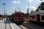 Soeben ist der  Roter Heuler  aus Herrenberg in den Hbf Freudenstadt eingefahren.