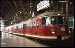 430113 kam am 14.9.1991 anläßlich der IAA im Sonderzugdienst um 10.25 Uhr im Hauptbahnhof Frankfurt an.