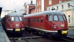 430 420-0 und 430 411-9 treffen sich Anfang der 1980er Jahre im Bahnhof Soest