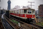 S-Bahn-Triebzug 275 963 hat am 14.11.1990 dem Bf.