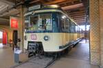 als ein Beispiel für den Leichtbau mit Spantenbauweise wurde im Technikmuseum Berlin der 471 462 der S-Bahn Hamburg ausgestellt, November 2025. Es sind mir schon Serienfahrzeuge aus dem Jahr 1932 mit dieser Bauweise bekannt.