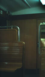 Harte Sitzplätze der S-Bahn Berlin (frühere DRG Baureihe ET 165) Datum unbekannt