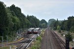 In Hoppegarten endet jede zweite S-Bahn. Bis hier wird in 10 Minuten Takt gefahren, der weitere Teil der Strecke nach Strausberg wird im 20 Minuten Takt gefahren. 

Hoppegarten 19.07.2016

