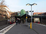 Am Start- und Zielbahnhof  Hermannstraße  der S47 treffen sich 484 001 mit 483 001 (links, endend) und 483 002 mit 484 002 (rechts, beginnend).