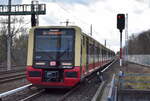 S-Bahn Berlin GmbH mit  484 022 A  (NVR:  94 80 0484 022-9 D-DB.... ) und der S8 nach Birkenwerder am 05.01.23 Einfahrt S-Bhf. Berlin Blankenburg.