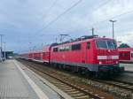Tag 4: 111 224-2 hat mit einem RE von München Hbf nach Nürnberg Hbf den Hauptbahnhof Landshut (Bay) auf Gleis 5 erreicht.