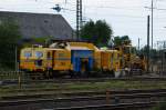 Unimat 09-475/4S  Karoline  der  MONTI  Gleisbau GmbH macht Mittagspause im Gleisvorfeld von Darmstadt Hbf. (Mai 2009).