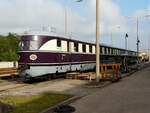 Der dreiteilige Schnelltriebwagen der Bauart  Köln , 1938 von LHW an die DRB mit der Nummer 137 856 geliefert, ist am 30.08.3008 in Delitzsch ausgestellt.