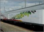 Die Wagen 08 und 09 pr�sentieren sich auch von au�en im SciencExpress Design.
