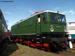 211 049-2 beim Dampflokfest in N�rnberg Gostenhof (Das Bild wurde von freizug�nglichem Gel�nde gemacht), 21.08.2010