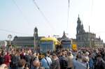 Reges Gedr�nge herrscht am 29.05.10 zur Staffel�bergabe auf der Augustusbr�cke