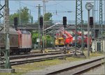 Bauzug-Entgleisung Radolfzell. Verdiente Mittagspause Aus Sicht des gestrandeten Red Bull Zuges. Juli 2016. 

