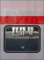 Bahnreisende im Sommer -    Stuttgart-Hbf, 14.07.2018 (M)