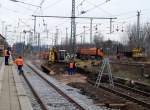 Hier sieht man die aktuellen Geschehnisse: Weichenaustausch im Lbbenauer Bahnhof ist an diesem Wochenende im vollem Gange.