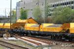 Neue Seitenkippwagen der Firma Leonhard Weiss am 03.04.2011 in Aachen West im Einsatz.