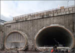 Hinein in den Berg -    Die beiden Portale am zukünftigen Nordkopf des Stuttgarter Hauptbahnhofes.