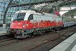 PKPIC 370 007 treft am 18 September 2018 in Berlin Hbf ein. Wann Mann Rosa spalten will, bekommt Mann meistens Weiss und Rot, wie hier -370 007 memoriert an das 100 Jahresjubiläum der Polnischen Republik.