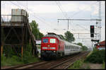 DB 234278-0 erreicht hier mit dem EC 47 aus Warschau am 30.05.2007 Berlin Karlshorst.