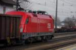 Reduziert auf das Wichtigste: Der Top Performer am Zug. Als wr es eine Modellbahnlok... (1116 271-6 aufgenommen im Nachschu in Brixlegg Anfang Dezember 2008).