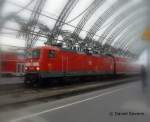 Einfahrende 143 875 kommend aus Leipzig mit ihrem RE.
Dresden Hauptbahnhof 13.04.11