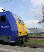  Bahn trifft Boot  Fr jemanden aus der Mitte Deutschlands sind die riesigen Kreuzfahrtschiffe, die in Warnemnde anlegen, schon aufsehen erregend! Ein solches im Hintergrund (ich meine, es handelte