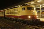 DB 103 235-8 mit IC118 (Innsbruck Hbf - M�nster Hbf) in Essen Hbf, Dezember 2013.