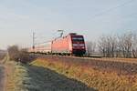 Mit einem Leerreisezug fuhr am Morgen des 22.12.2016 die 101 107-1 bei Hügelheim auf der KBS 703 in Richtung Freiburg (Breisgau).