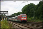 101109 fährt hier mit einem Intercity in Richtung Hamburg am 31.7.2005 durch den Bahnhof Natrup Hagen.