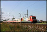 DB Werbelok 101122-0 fährt hier am 12.09.2006 am Ortsrand von Dedensen mit einem Intercity in Richtung Hannover Hauptbahnhof.