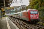 101 076-8  Cewe Fotobuch  am IC2026 in Wuppertal Hbf, am 31.10.2021.