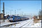 101 102-2 verlsst mit IC 2184 von Hannover nach Binz am 26.01.2010 den winterlichen Hbf Stralsund.