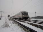 IC 2212 Koblenz-Binz am 08.Dezember 2010 unterwegs ber das verschneite Rgen bei Bergen/Rgen.